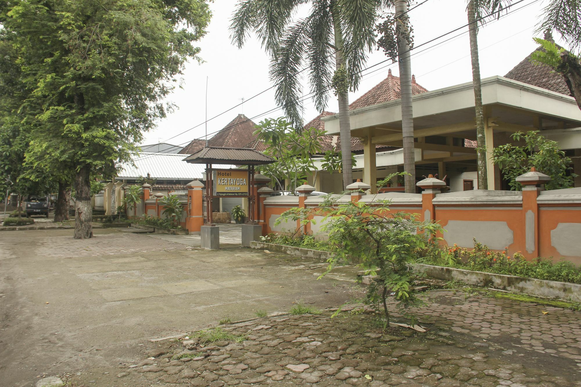 Reddoorz Plus @ Pejanggik Mataram Exterior foto